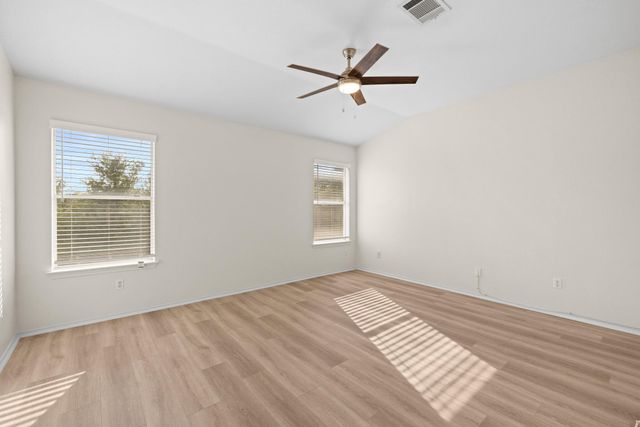 3410 Flowstone LN, Round Rock, TX 78681