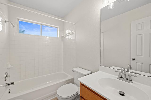 3410 Flowstone LN, Round Rock, TX 78681