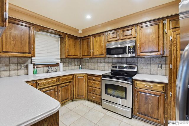9259 Berry Street, Omaha, NE 68127