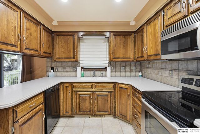 9259 Berry Street, Omaha, NE 68127