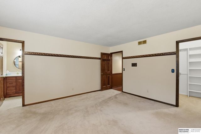 9259 Berry Street, Omaha, NE 68127