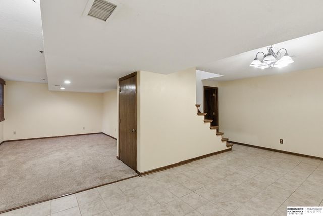 9259 Berry Street, Omaha, NE 68127