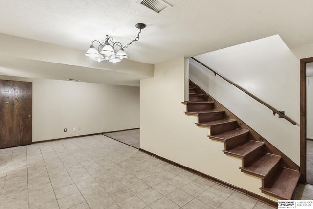9259 Berry Street, Omaha, NE 68127