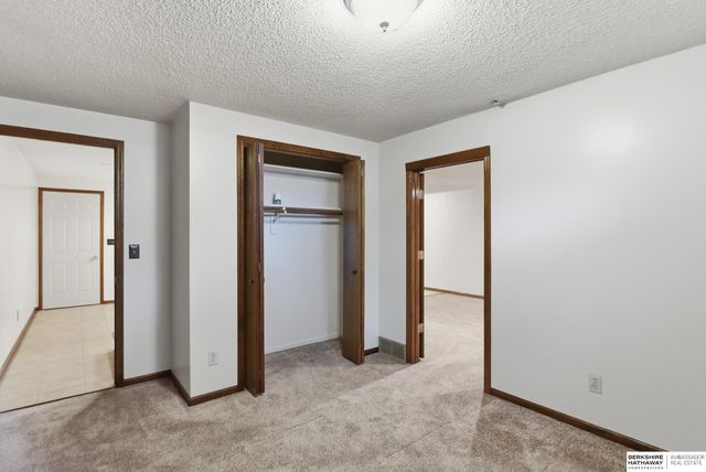 9259 Berry Street, Omaha, NE 68127