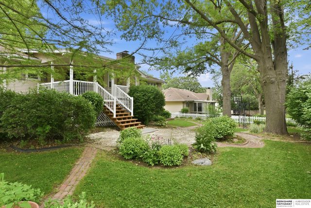 9259 Berry Street, Omaha, NE 68127
