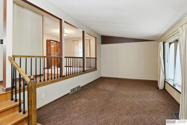 9259 Berry Street, Omaha, NE 68127
