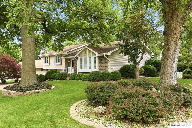 9259 Berry Street, Omaha, NE 68127