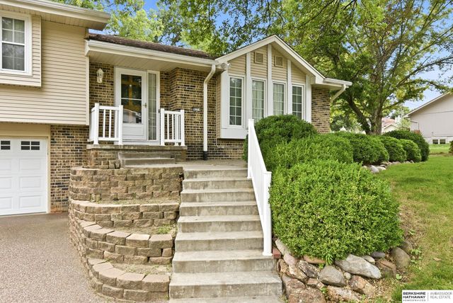 9259 Berry Street, Omaha, NE 68127