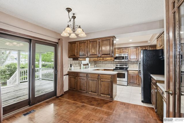 9259 Berry Street, Omaha, NE 68127