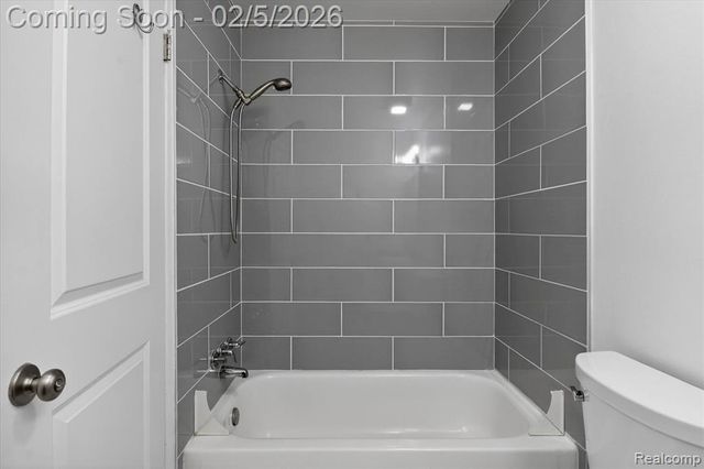 2736 Glenbridge Court, Ann Arbor, MI 48104