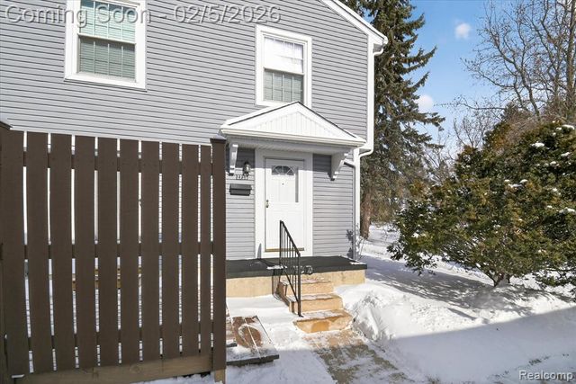 2736 Glenbridge Court, Ann Arbor, MI 48104