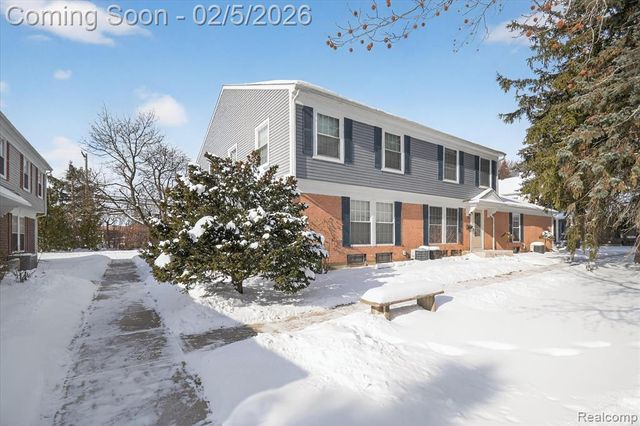 2736 Glenbridge Court, Ann Arbor, MI 48104