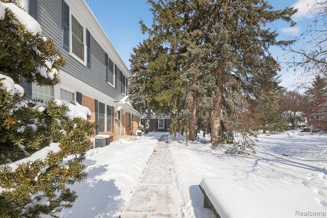 2736 Glenbridge Court, Ann Arbor, MI 48104