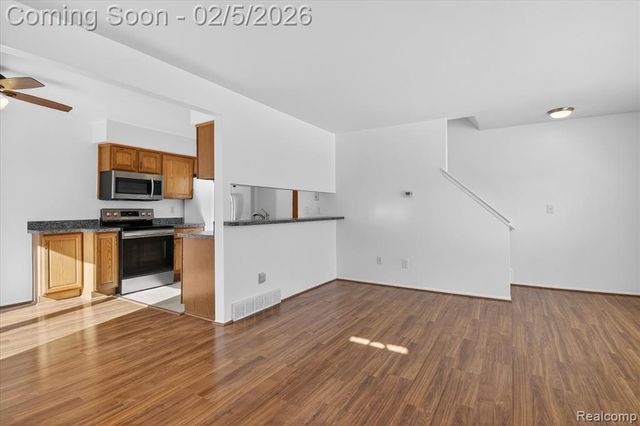 2736 Glenbridge Court, Ann Arbor, MI 48104