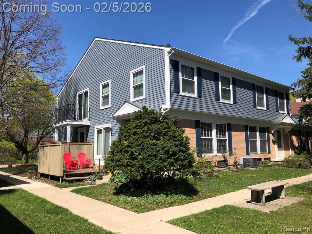 2736 Glenbridge Court, Ann Arbor, MI 48104