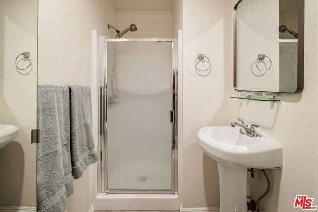 5368 Oakland Street, Los Angeles, CA 90032