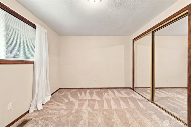 5619 NE 68th Ave, Vancouver, WA 98661