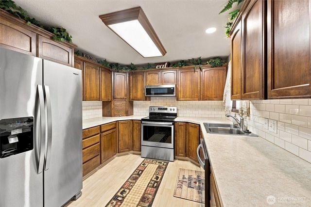 5619 NE 68th Ave, Vancouver, WA 98661