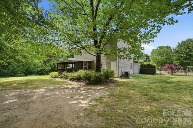 1200 Clear Springs Court, Charlotte, NC 28214