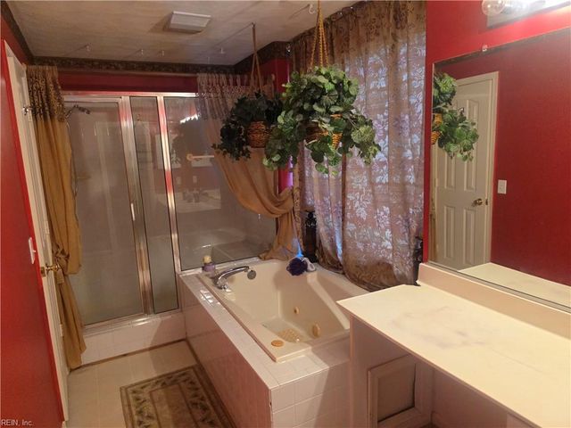 415 Prince Phillip CT, Chesapeake, VA 23320