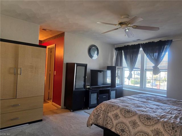 415 Prince Phillip CT, Chesapeake, VA 23320