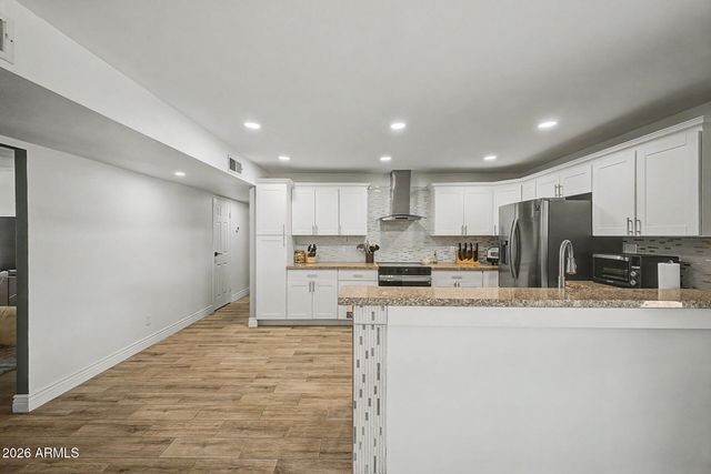 8001 N 17TH Drive, Phoenix, AZ 85021