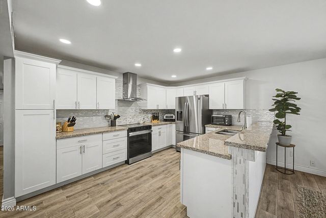 8001 N 17TH Drive, Phoenix, AZ 85021