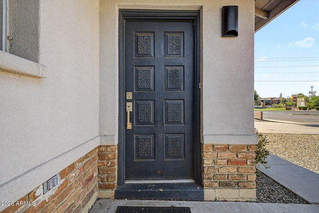 8001 N 17TH Drive, Phoenix, AZ 85021