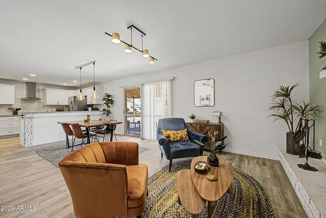 8001 N 17TH Drive, Phoenix, AZ 85021