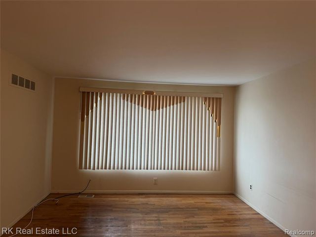 8237 Kennedy Circle, Warren, MI 48093