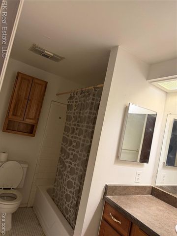 8237 Kennedy Circle, Warren, MI 48093