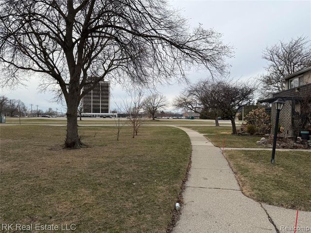 8237 Kennedy Circle, Warren, MI 48093
