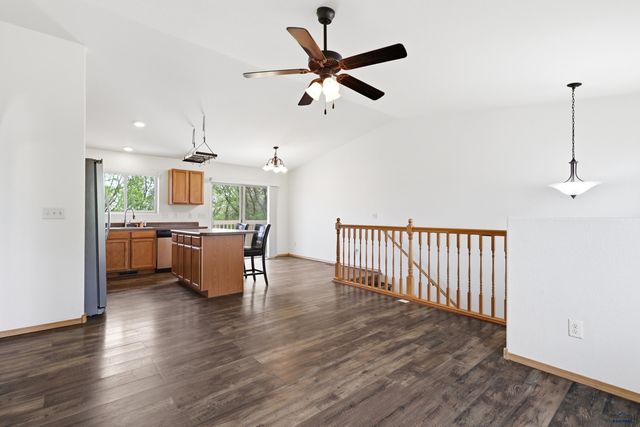 3636 KNUCKLEDUSTER RD, Rapid City, SD 57703