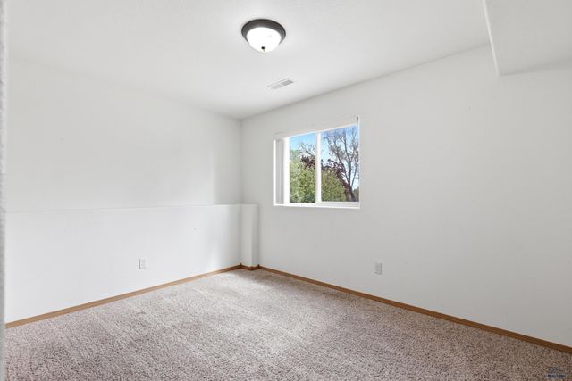 3636 KNUCKLEDUSTER RD, Rapid City, SD 57703