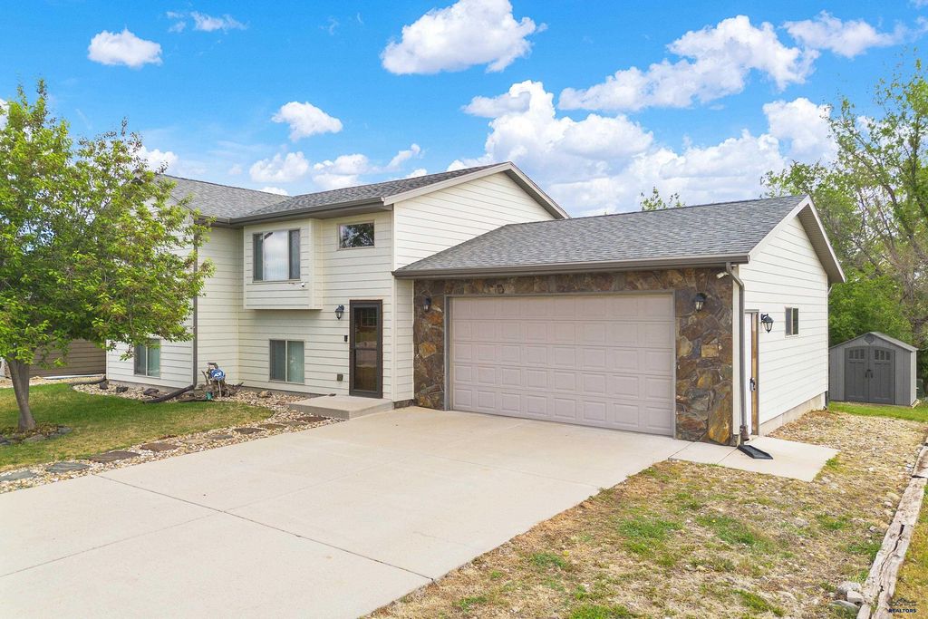 3636 KNUCKLEDUSTER RD, Rapid City, SD 57703