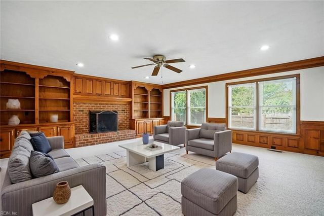 1305 Turnberry CT, Chesapeake, VA 23320