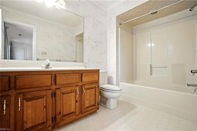 1305 Turnberry CT, Chesapeake, VA 23320