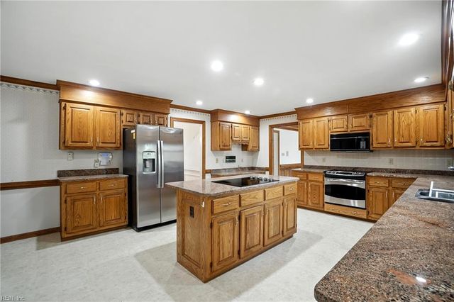 1305 Turnberry CT, Chesapeake, VA 23320