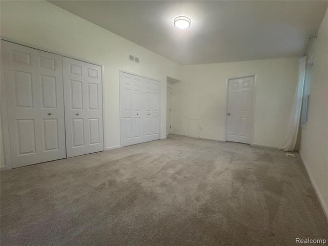 5392 Breeze Hill Place, Troy, MI 48098