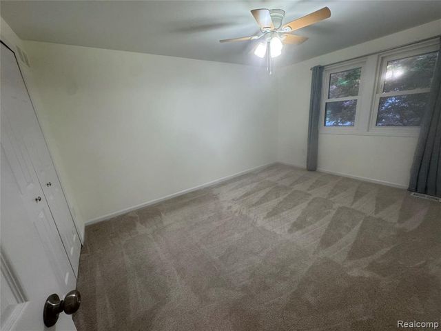 5392 Breeze Hill Place, Troy, MI 48098