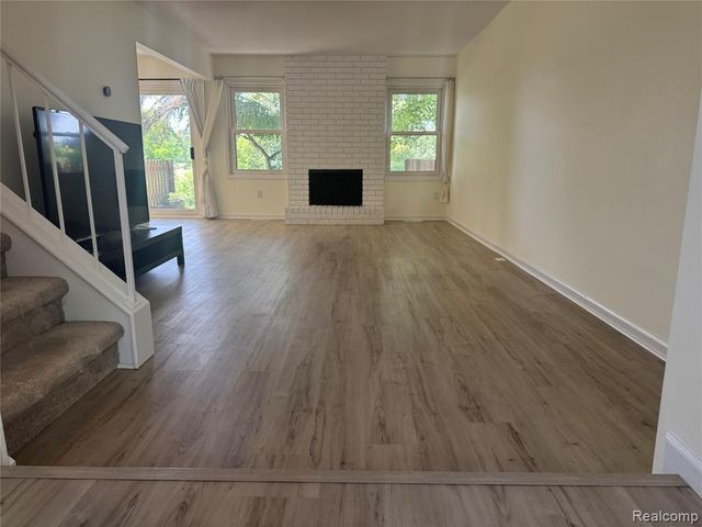 5392 Breeze Hill Place, Troy, MI 48098