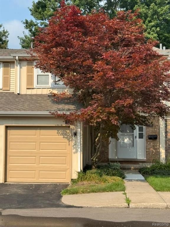 5392 Breeze Hill Place, Troy, MI 48098