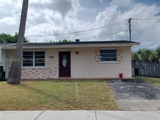 1701 SW 70th Ave, North Lauderdale, FL 33068