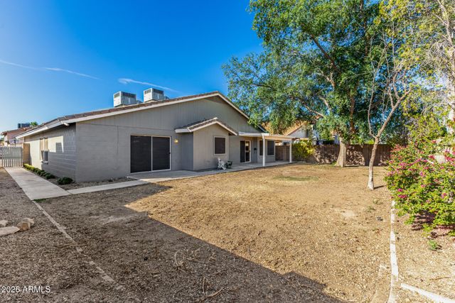 5602 W Mercer Lane, Glendale, AZ 85304