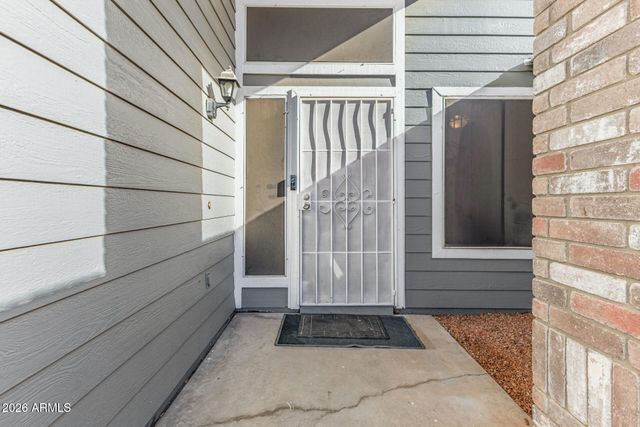 5602 W Mercer Lane, Glendale, AZ 85304