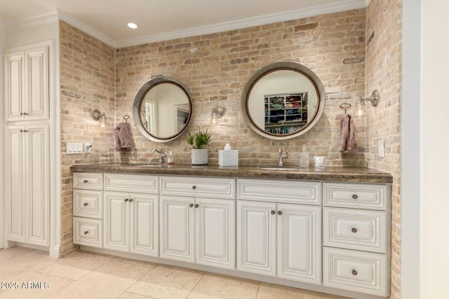 3800 E Lincoln Drive E 37, Phoenix, AZ 85018