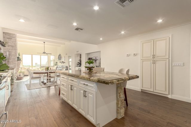 3800 E Lincoln Drive E 37, Phoenix, AZ 85018