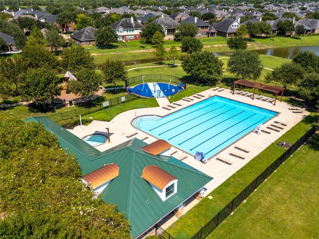 7911 Summerdale Drive, Rosenberg, TX 77469