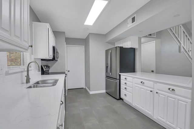 401 S Cannady Drive, Cedar Hill, TX 75104