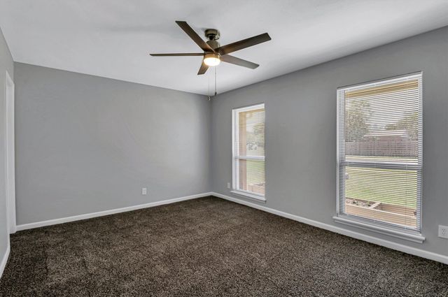 401 S Cannady Drive, Cedar Hill, TX 75104